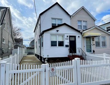 117-16 205th Street, Saint Albans, NY, 11412