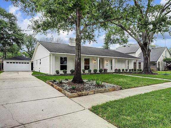 3rd image of 10606 Riverview Dr