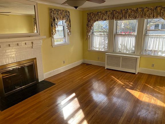 4th image of 98 Highland Ave #1