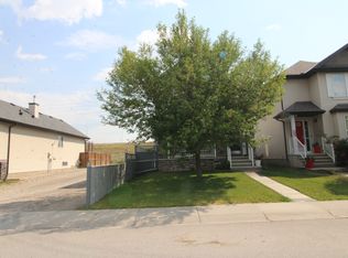 98 Cranberry Close SE, Calgary, AB T3M 0B4