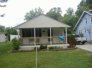 784 Lake Breeze Rd, Sheffield Lake, OH