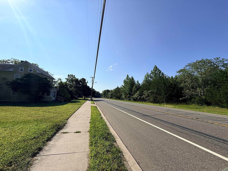 2nd image of 132 Route 50