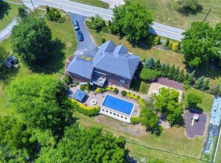 216 Locust Valley Rd, Greensburg, PA 15601