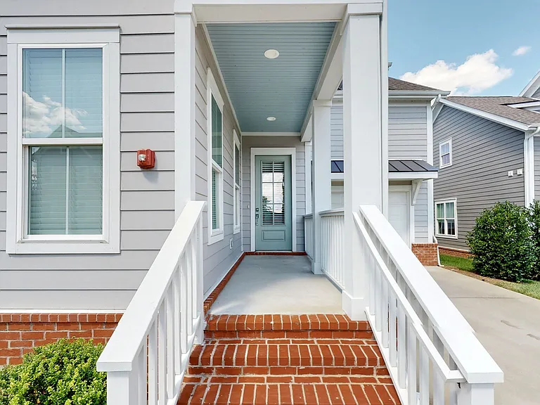 425 Herringbone Ct — Photo 3