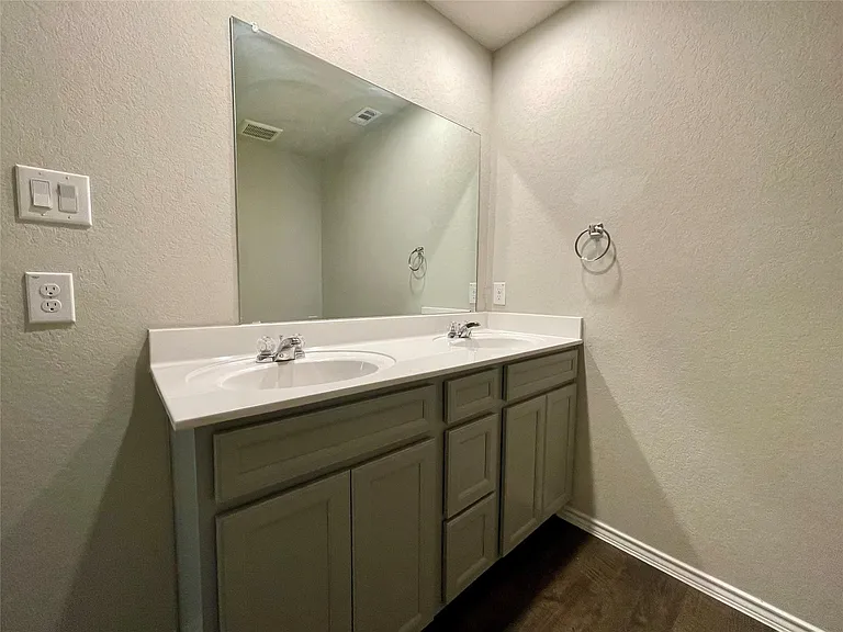 231 Valmet Dr — Photo 21