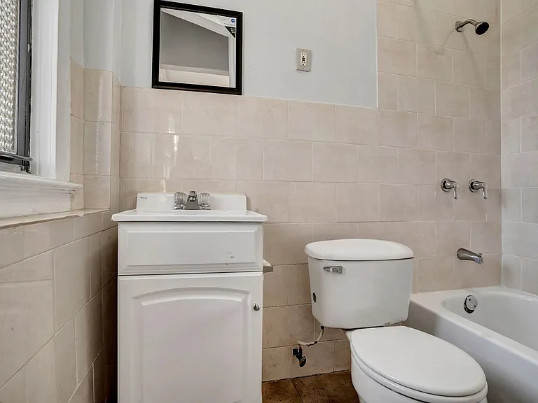 33 Howe St #35 — Photo 13