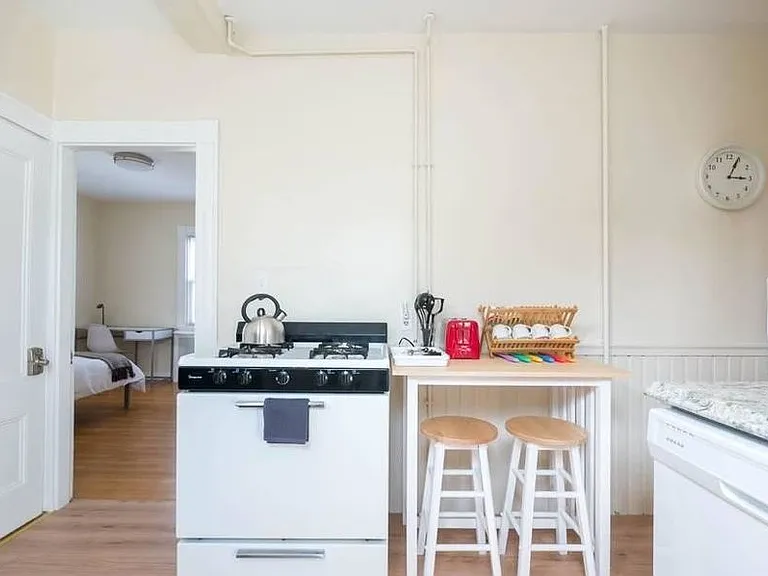 8 Eliot Ave — Photo 2