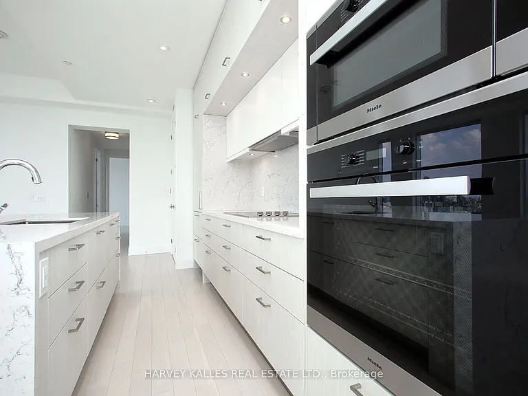 470 Front St W #3405 — Photo 17