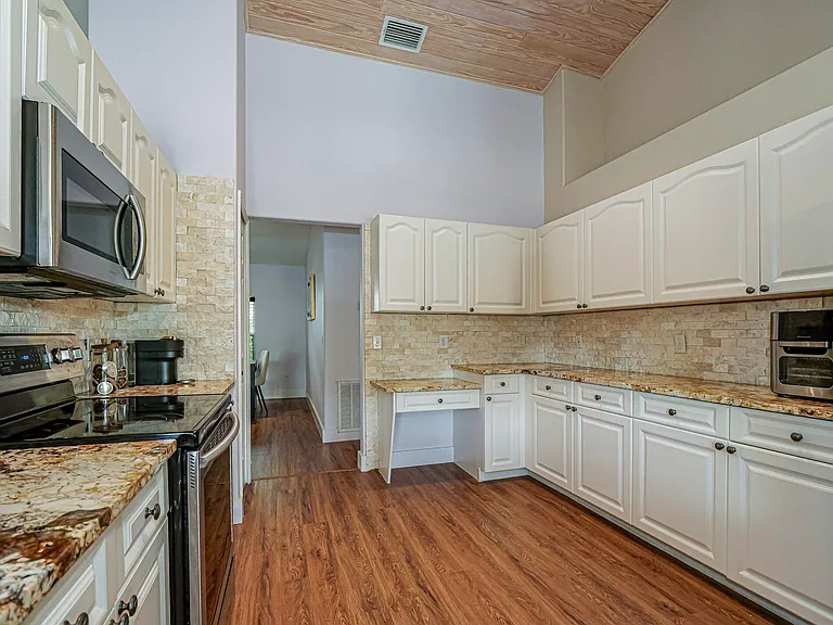 4460 12th Mnr SW — Photo 8