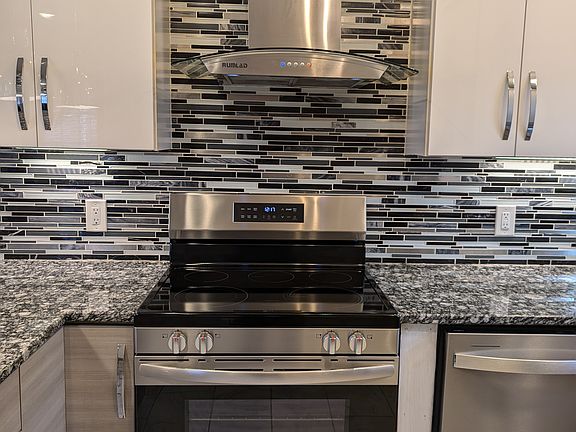 Electric Stainless Stove and exhaust vent