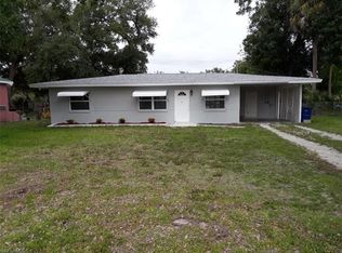 214 Crescent Lake Dr, North Fort Myers, FL 33917