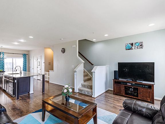 4th image of 13232 Orsay St #1707