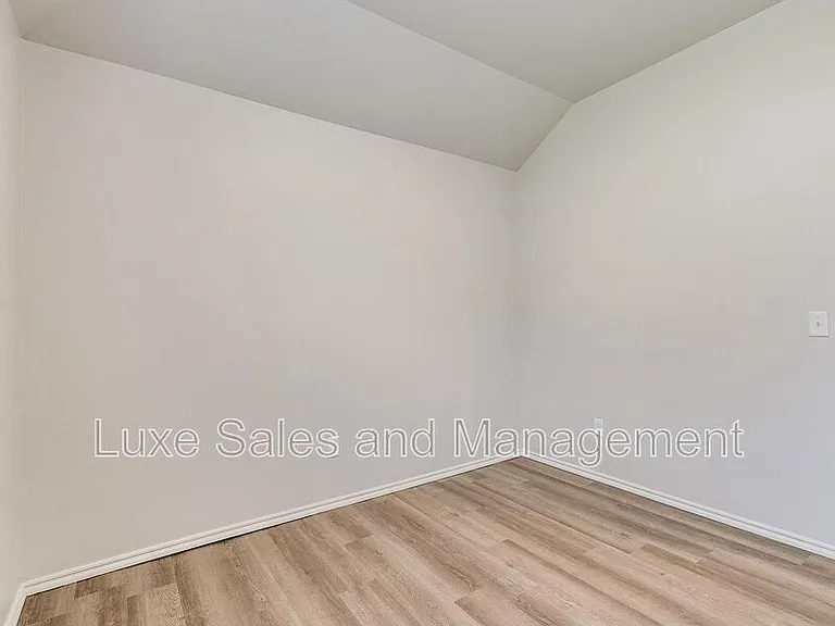8004 NW 105th St — Photo 28
