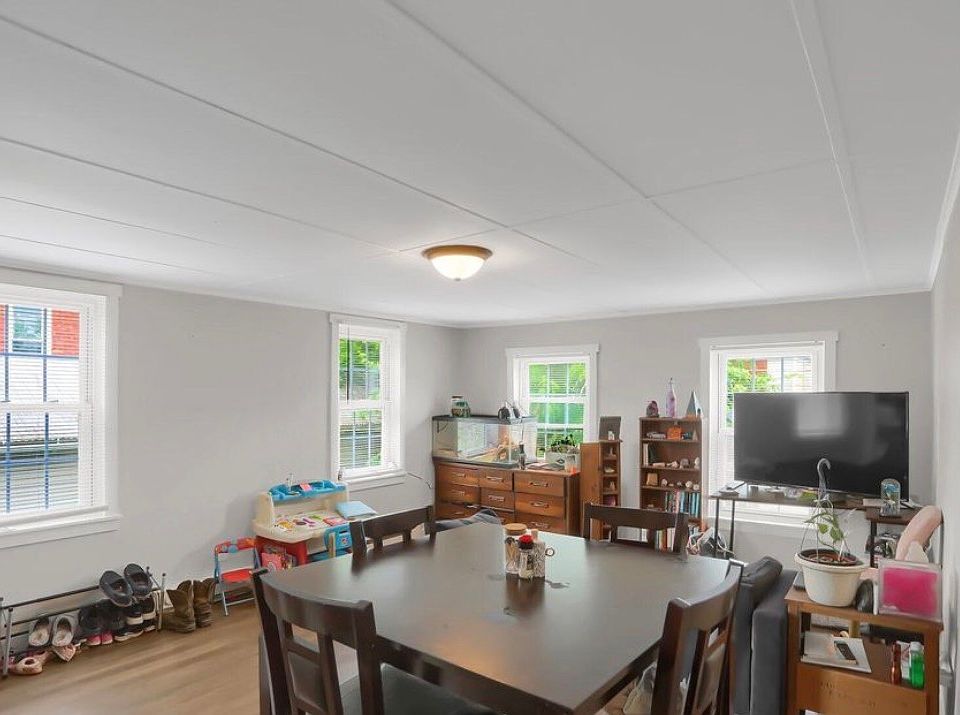 1st image of 720-728 E Market St #201