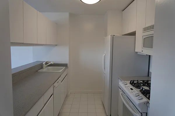 Rented by Realty Group International | media 17