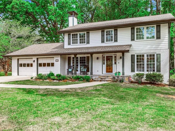 1111 Banbury Cross, Avondale Estates, GA 30002