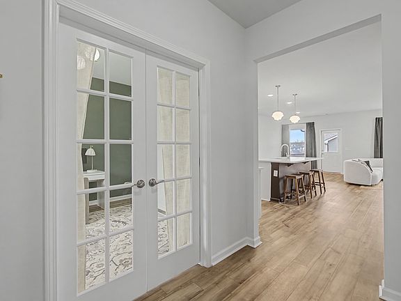 5th image of 225 Oasis Dr