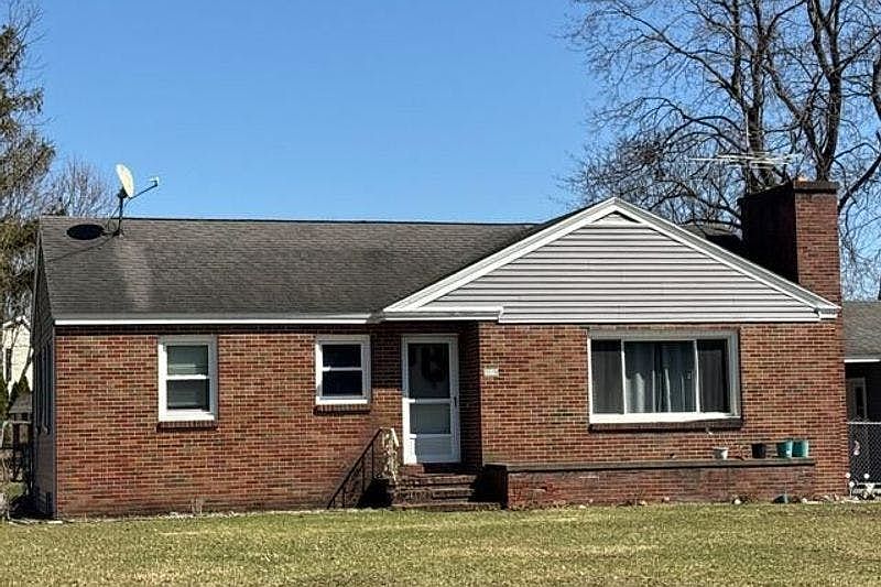 1st image of 11 Castle Rd