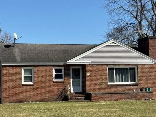 11 Castle Rd, South Glens Falls, NY 12803