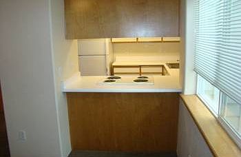 2nd image of 1512 Hollyhock Dr APT D
