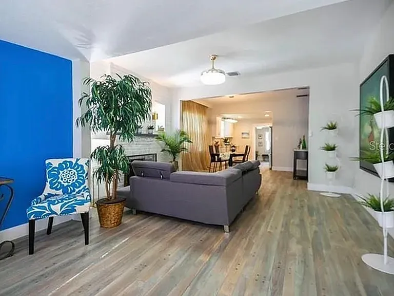 1324 Cloverlawn Ave — Photo 2