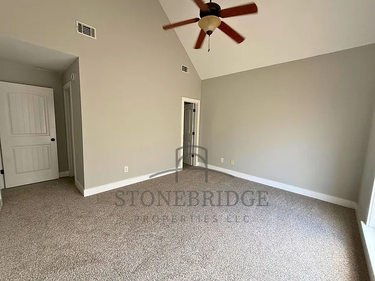699 The Heights Ln — Photo 8