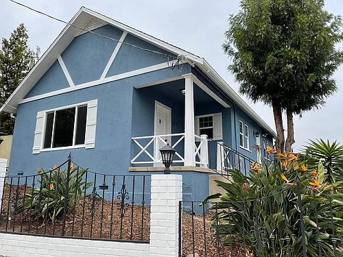 2811 Angus St Photo 1