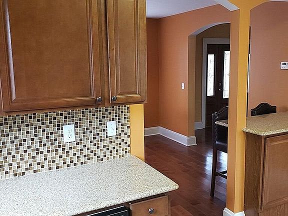 3rd image of 6513 Iris Ave
