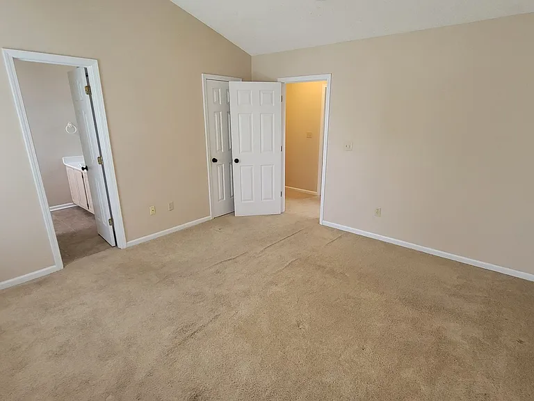 114 Fawnbrook Dr — Photo 9