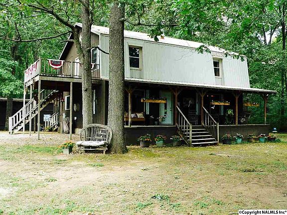 5th image of 261 College Ave