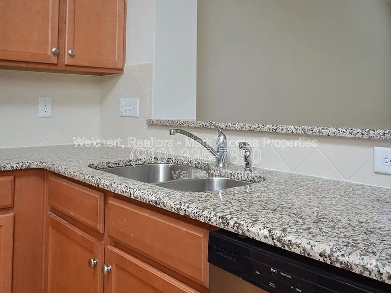 3 Moonbeam Ct — Photo 8