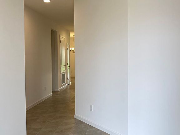 3rd image of 875 Lady Bird Ln