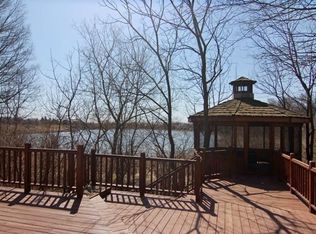 5477 Forrest Gln, Long Grove, IL 60047