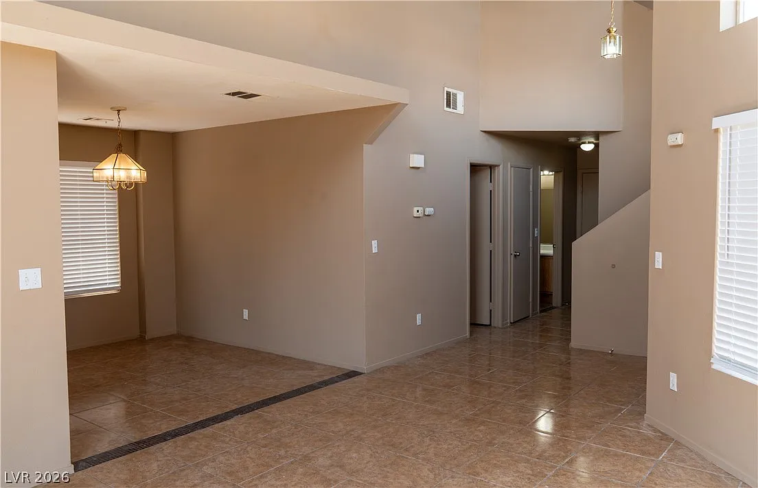 4 bed, 3.0 bath, 1596 sqft, $2,200 — Photo 3