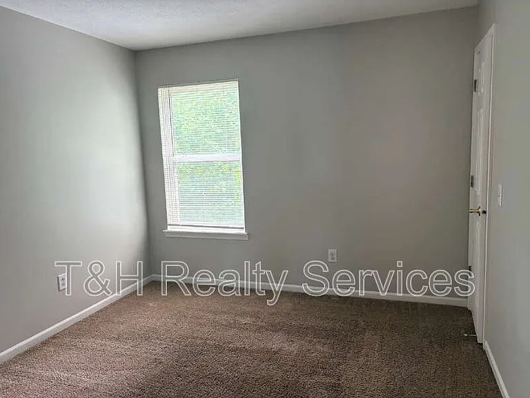 6609 Smithfield Dr — Photo 21