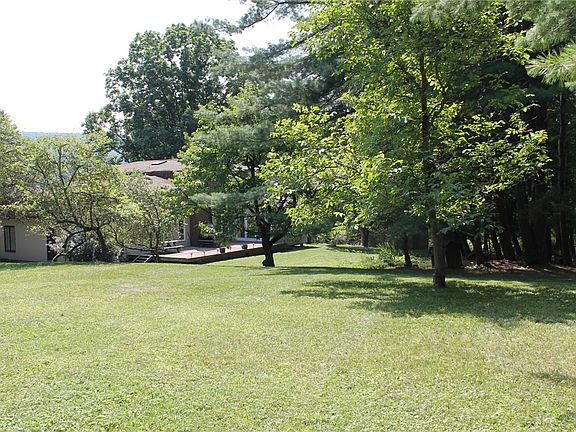 5th image of 5 Ridgeway Cir