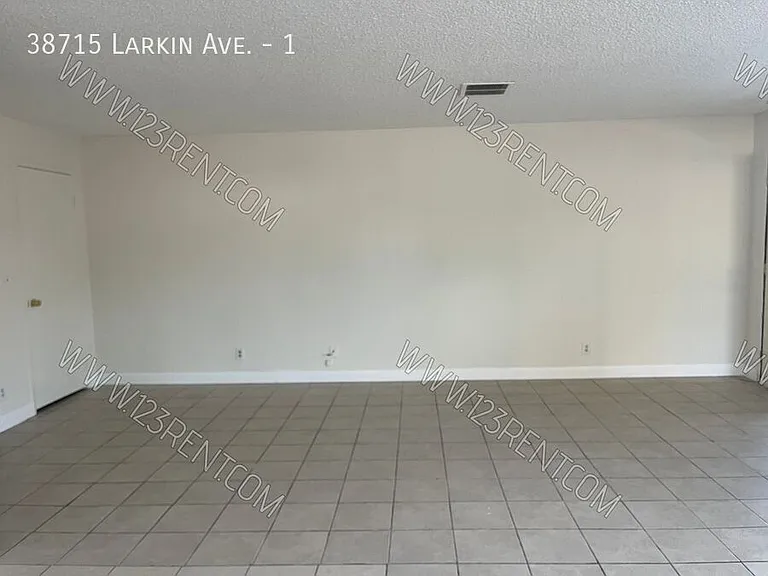 38715 Larkin Ave #1 — Photo 6