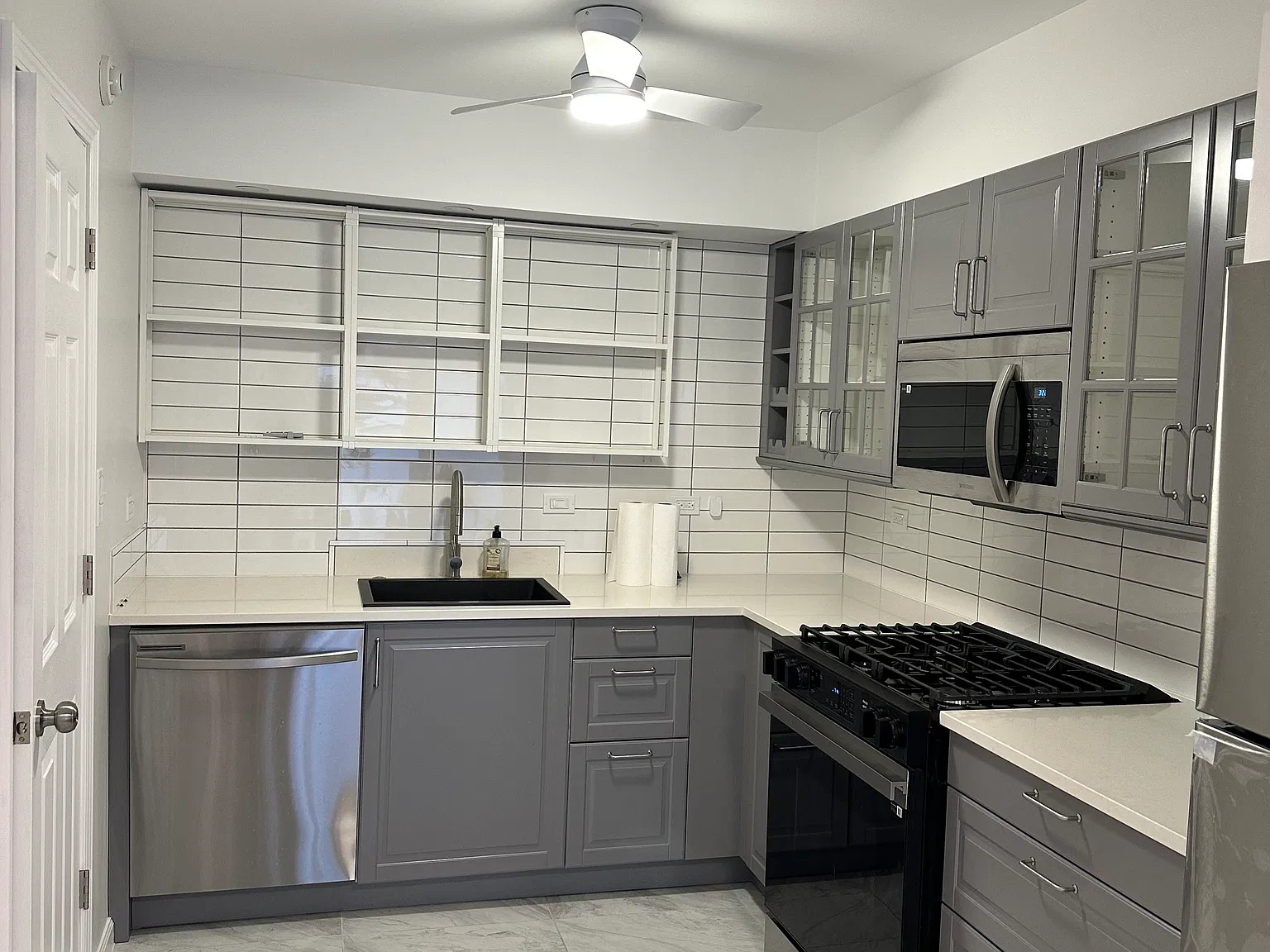 2 bed, $2,050 — Photo 2