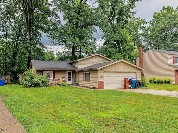 26332 Redwood Dr, Olmsted Falls, OH 44138