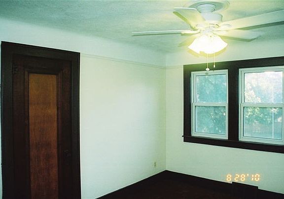 Master Bedroom Facing Walkin Closet