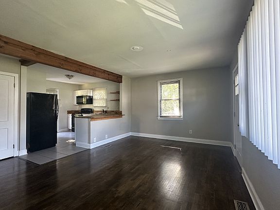 4th image of 2730 Jefferson Ave