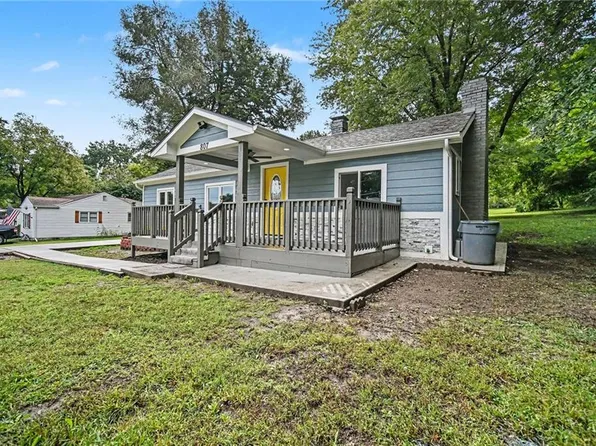 807 E Gudgell Ave, Independence, MO 64055
