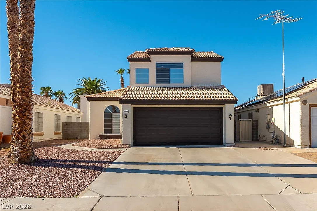 3 bed, 3.0 bath, 1840 sqft, $2,195 — Photo 1