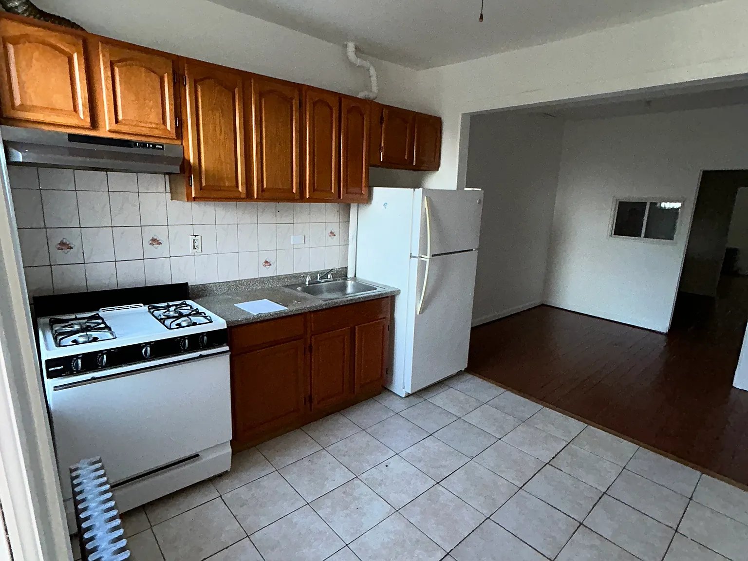 1 bed, $2,400 — Photo 3