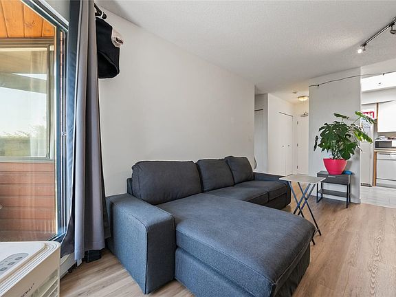 4th image of 1177 Howie Ave #313
