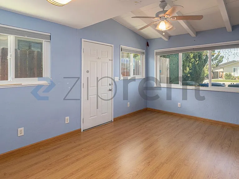 2330 Olive Ave — Photo 24