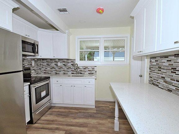 5th image of 1638 N Gardiner Dr