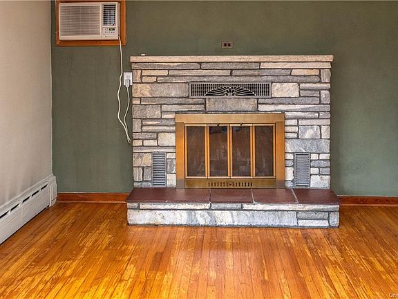 4th image of 380 Pulaski Hwy