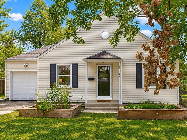 7533 Marty St, Overland Park, KS 66204