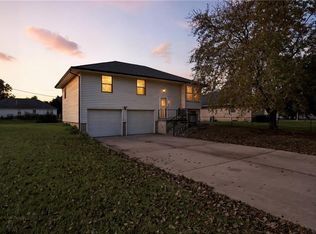 107 Date St, Garden City, MO 64747